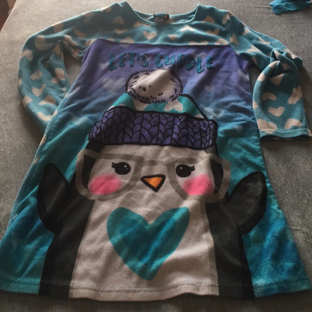 Girls pajamas bundle - Picture 2 of 6